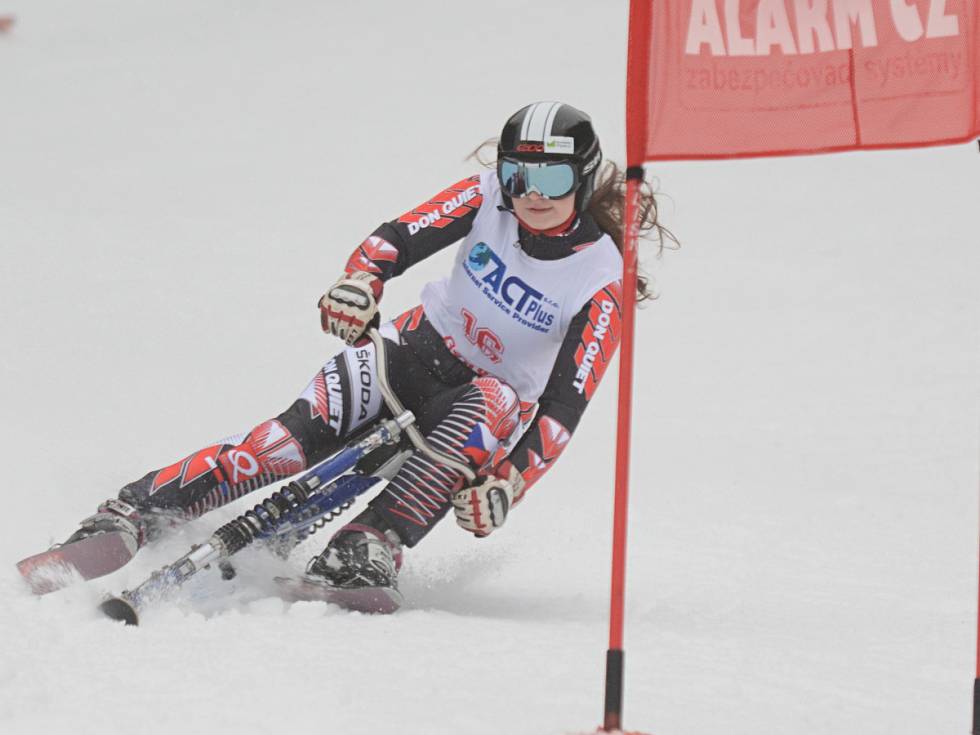 DVĚ STŘÍBRA získala v dalším podniku Světového poháru v rakouském Nauders dobrušská skibobistka Stanislava Preclíková (na snímku) a udržela si vedení v průběžném pořadí Světového poháru. Autor: Vojtěch Podstavek