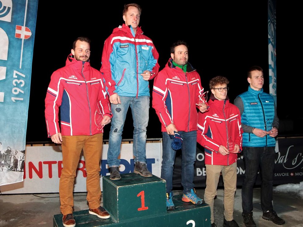 STUPNĚ VÍTĚZŮ. Český skibobista Pavel Čiháček ve Francii nenašel přemožitele, když ovládl slalom i obří slalom. Foto: ČSS